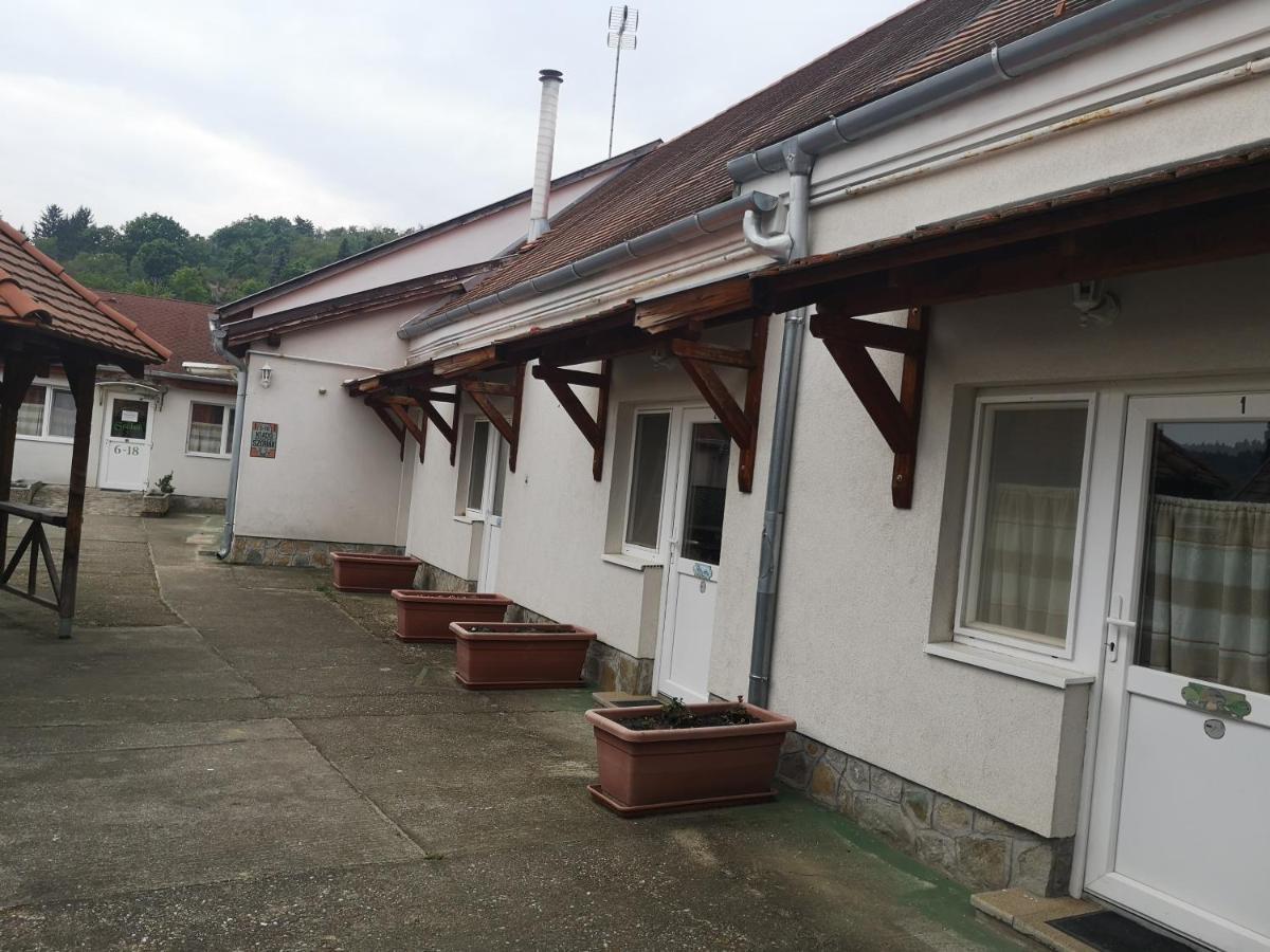Gomba Panzio Bed and Breakfast Velem Buitenkant foto
